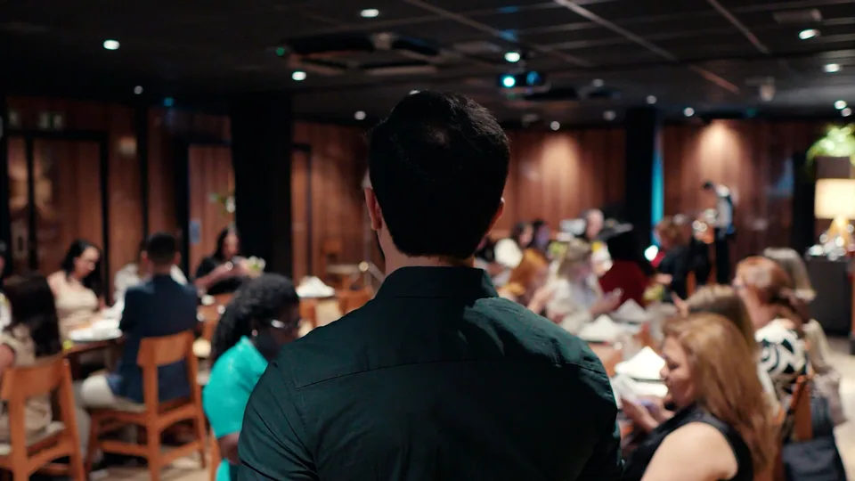 Frame do vídeo Mentoria presencial, SingularMind — evento próprio